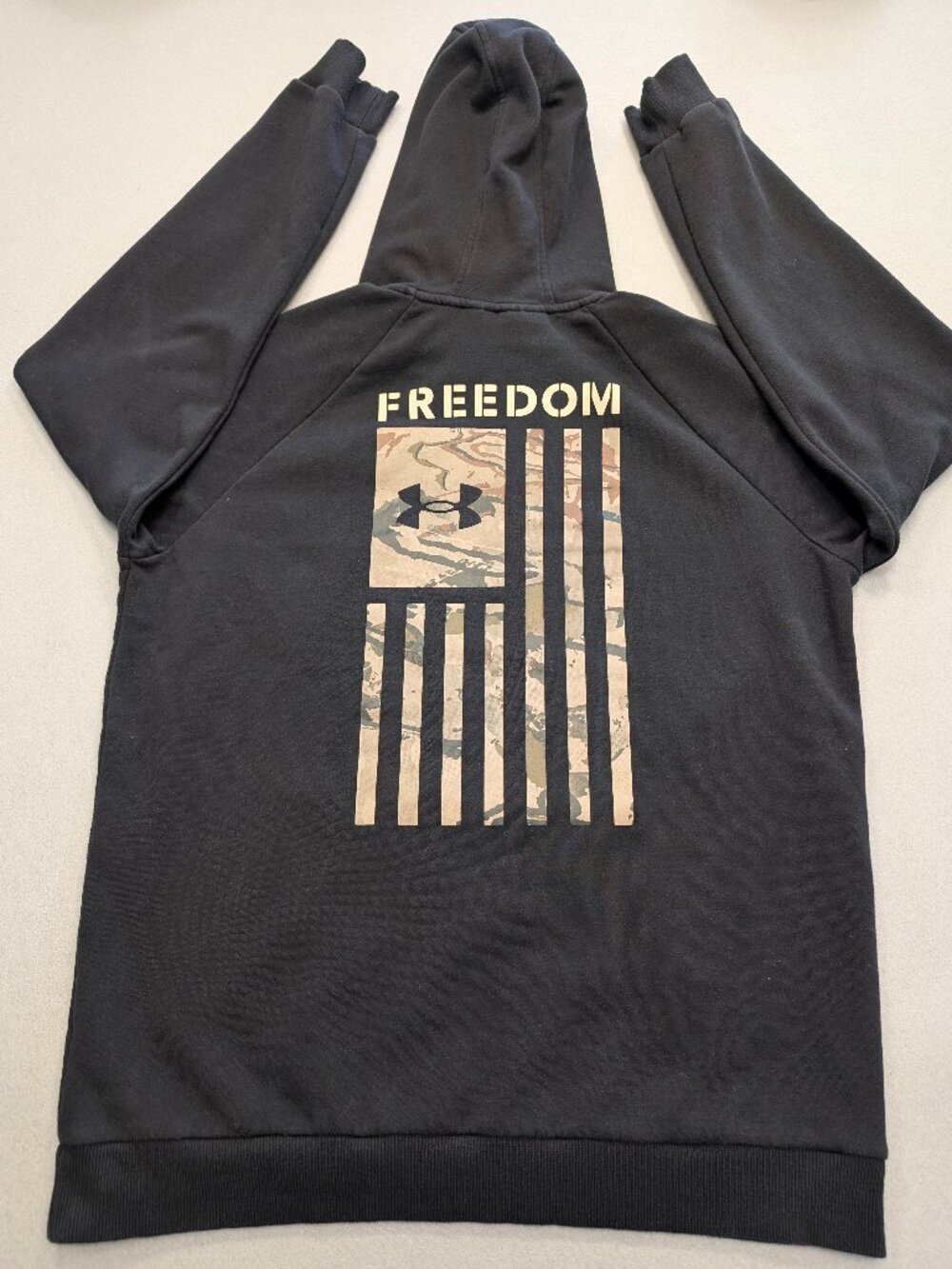 Under Armour Freedom Camo Flag Hoodie Men’s Large
